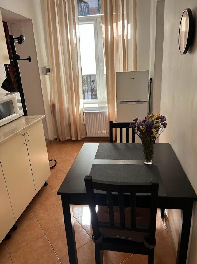 Charming Apartment Odessa Buitenkant foto